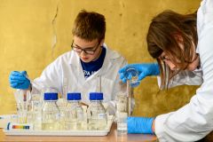 Třebotovští chemici ovládli letošní ročník soutěže Výzva pro chemika